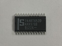 74ABT652D 24-Pin soıc sıgnetıcs tube - SIGNETICS