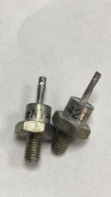 NT-4231 30V 20W METAL VİDALI ANOT ZENER DİYOT - 1