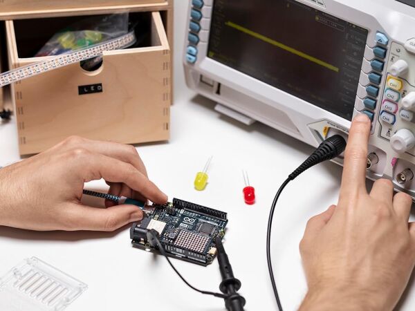 Arduino UNO R4 WiFi Geliştirme Kartı - Type-C (Çok Al Az Öde İle %20'ye Varan İndirimli) - 5